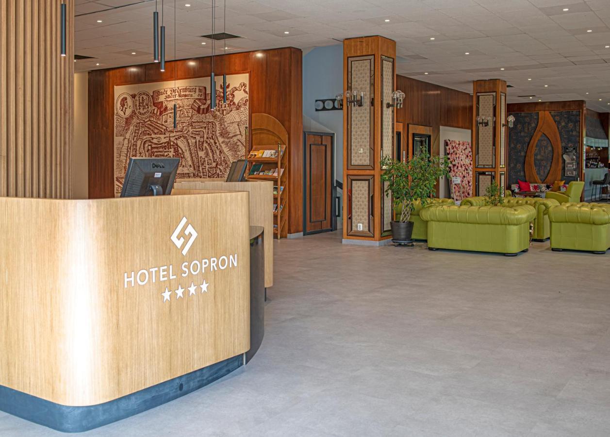 Hotel Шопрон Екстер'єр фото