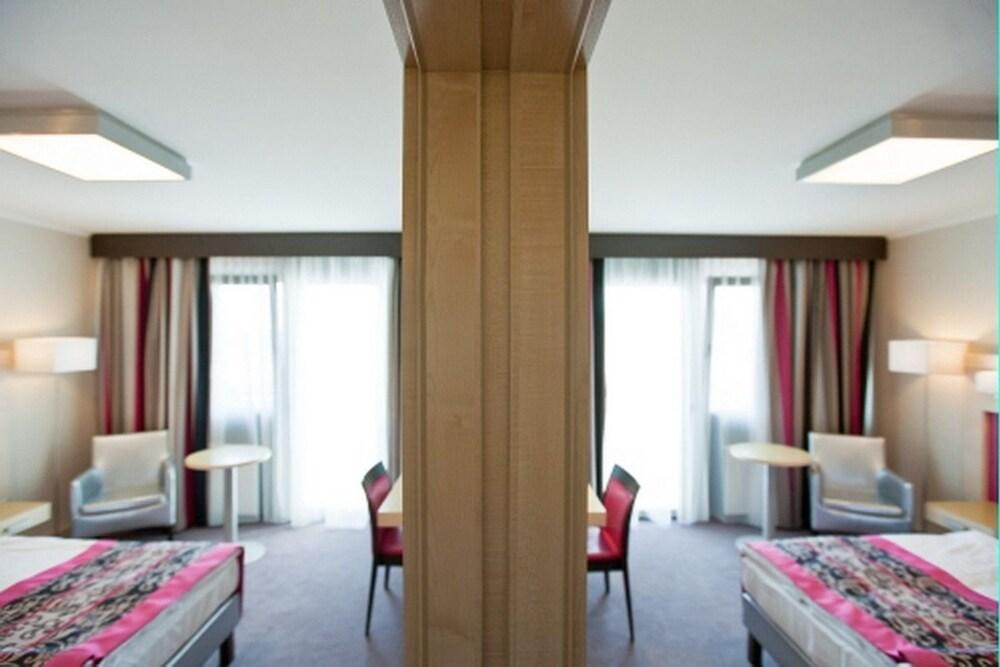 Hotel Шопрон Екстер'єр фото