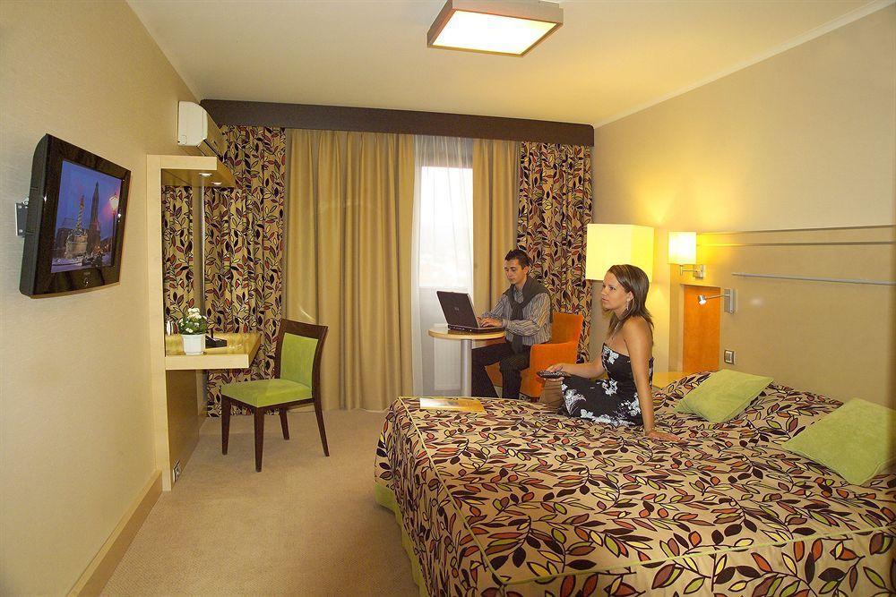 Hotel Шопрон Екстер'єр фото