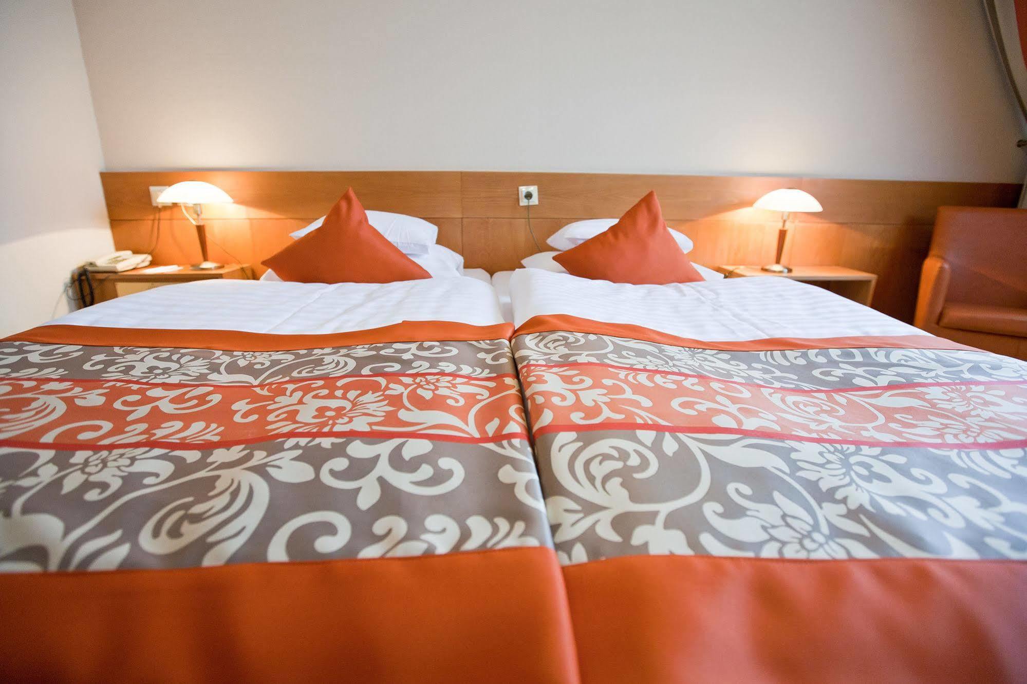 Hotel Шопрон Екстер'єр фото