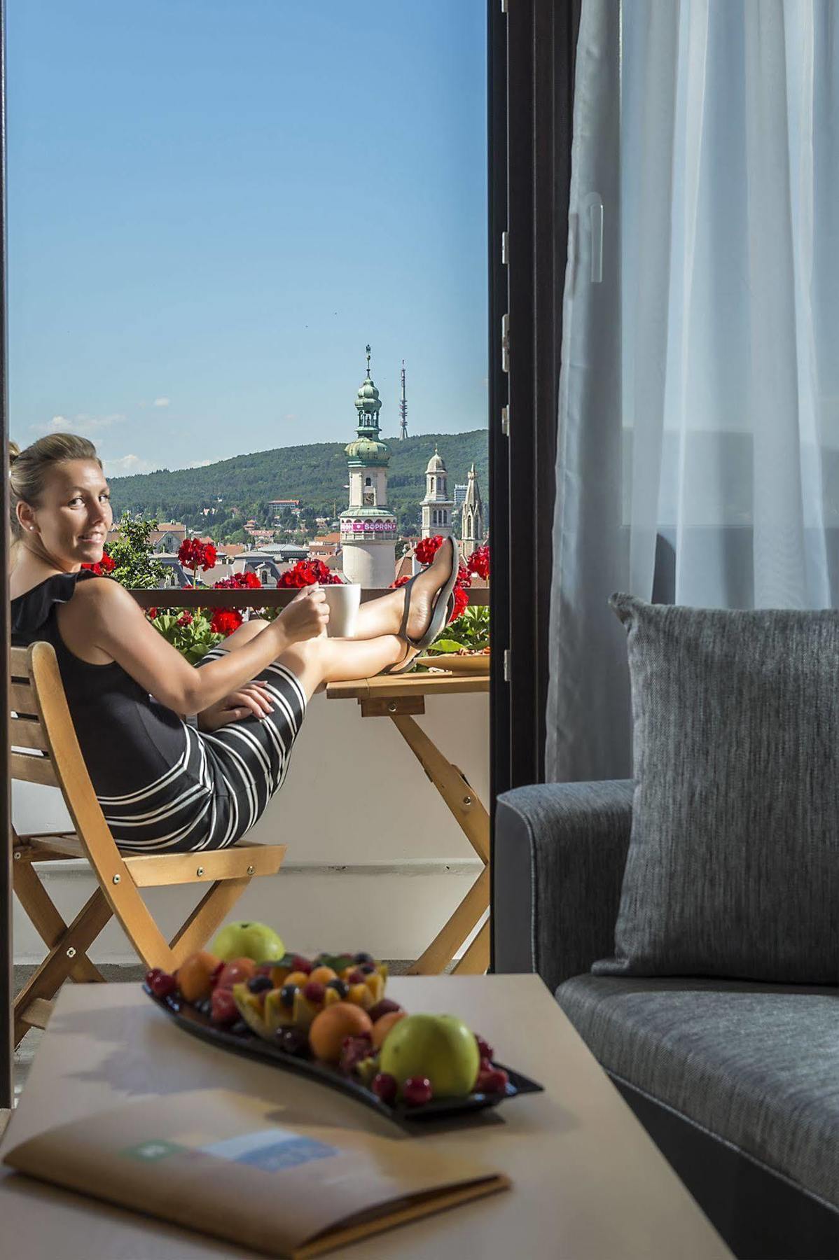Hotel Шопрон Екстер'єр фото